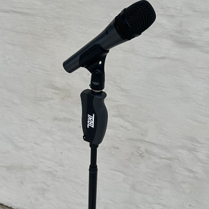 Sennheiser E845 Super-cardioid + Roundbase statief