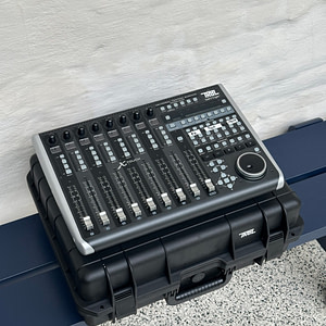 Behringer X-TOUCH Midi Paneel