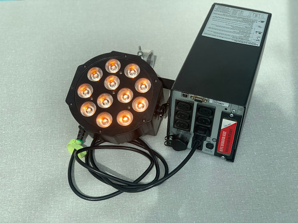 APC Smart UPS-750 - Batterij Backup - Afbeelding 2