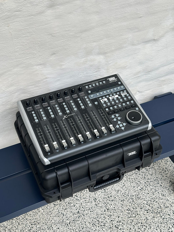 Behringer X-TOUCH Midi Paneel